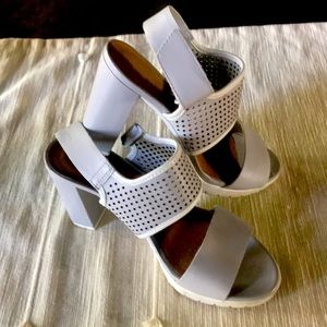 Women’s Clark shoes grey